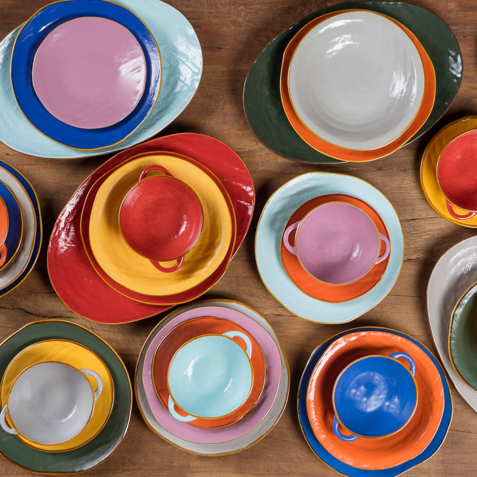 Colored dishes: that's why choosing color on the table. – Novità Home
