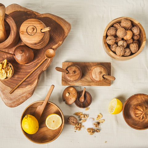 Útil - Salero y pimentero de madera con 2 cucharas