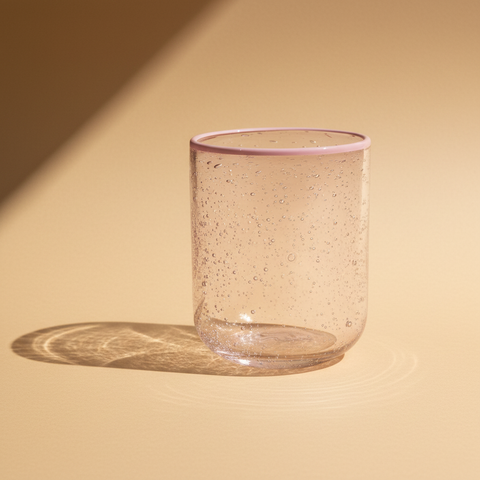 Bicchiere Vetro Rosa - Sfondo Neutro