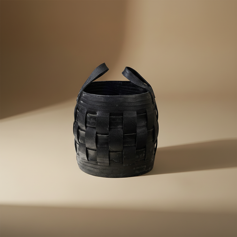 Cesta Gomma Nera - Sfondo Neutro