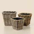 Ceste rattan sfondo beige con ombra