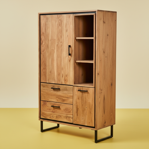Credenza industriale con pavimento giallo e parete giallo chiaro