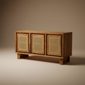 Credenza rattan sfondo neutro