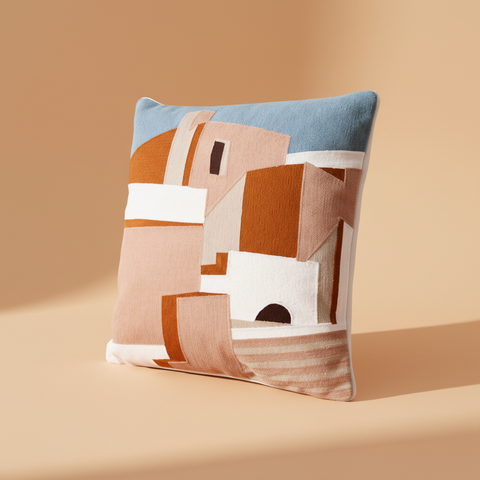 Cuscino architettura mediterranea su sfondo beige