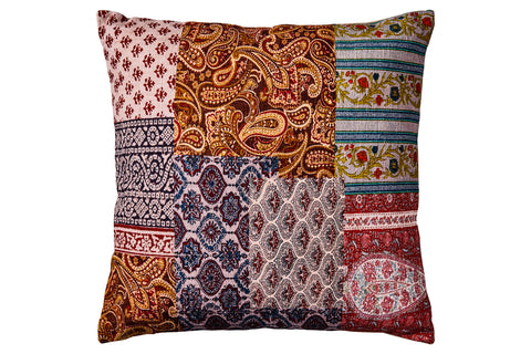 Cojín Frida con estampado de parches en tono marrón con interior