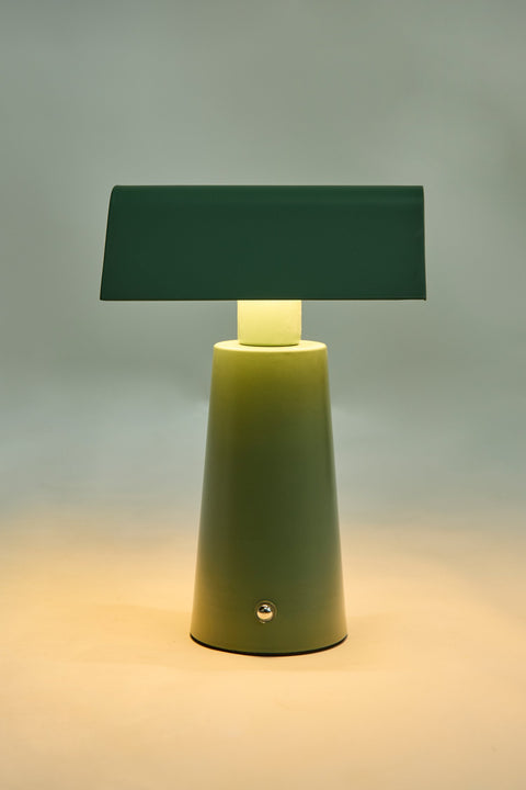LED - ABAT JOUR CON CAPPELLO ALLUNGATO VERDE