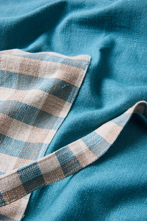 BORMIO - GREMBIULE AZZURRO CON TASCA E BORDI QUADRETTI