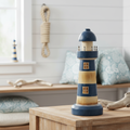 Faro decorativo in legno ambientato