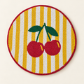 FRUITFUL - SOTTOPIATTI CILIEGIA SET 1/4 RICAMATI CON PERLINE - su fondo avorio con ombre morbide