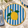 FRUITFUL - SOTTOPIATTI LIMONE SET 1/4 RICAMATI CON PERLINE - ambientato sulla tavola