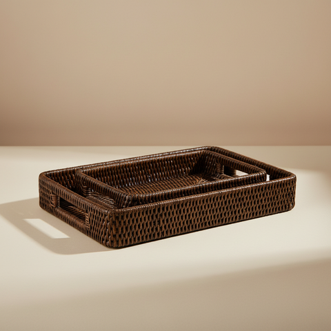 Set vassoi Myanmar in rattan intrecciato con manici - sfondo neutro