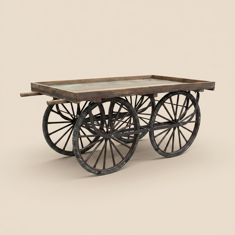 Carretto originale vintage legno e ferro su sfondo beige