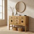 Consolle in legno naturale in ingresso elegante