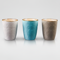 Tazze ceramica su sfondo grigio con ombra