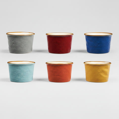 Set 6 ramekin ceramica multicolore su sfondo grigio con ombra