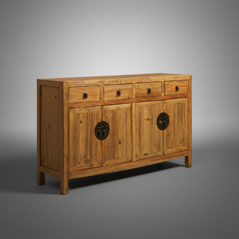 Mobile lungo in legno naturale con cassetti e ante su sfondo grigio
