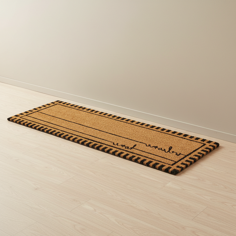 Zerbino Coco Door Mat Welcome Home su sfondo neutro
