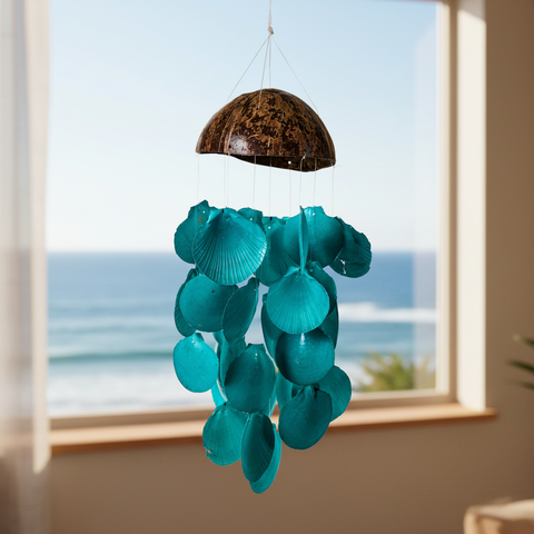 Mobile conchiglie turchese con vista mare