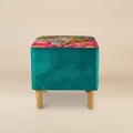 Pouf Malindi Quadrato Leopardo su sfondo beige con ombra