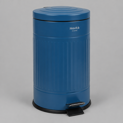 Pattumiera Daily Trash Blue Fusion rotonda su sfondo grigio con ombra morbida