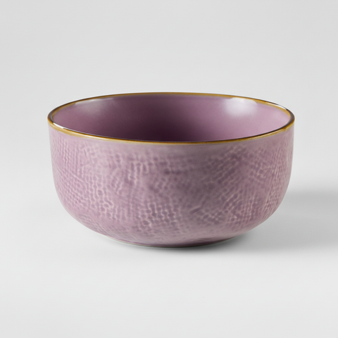 Ciotola rosa ceramica su sfondo grigio con ombra