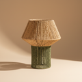 Lampada fungo beige e verde su sfondo beige