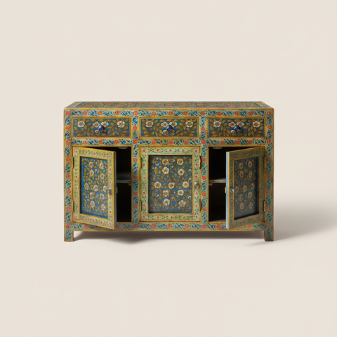 Mobile su sfondo neutro con ombre