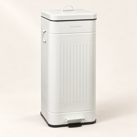 DAILY TRASH - PATTUMIERA BIANCA SQUADRATA 30L SOFTCLOSE - su fondo avorio con ombre morbide