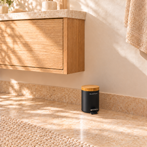 DAILY TRASH - PATTUMIERA 3 L NERA CON TAPPO IN BAMBU SOFTCLOSE - ambientazione