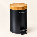 DAILY TRASH - PATTUMIERA 3 L NERA CON TAPPO IN BAMBU SOFTCLOSE - su fondo avorio con ombre morbide