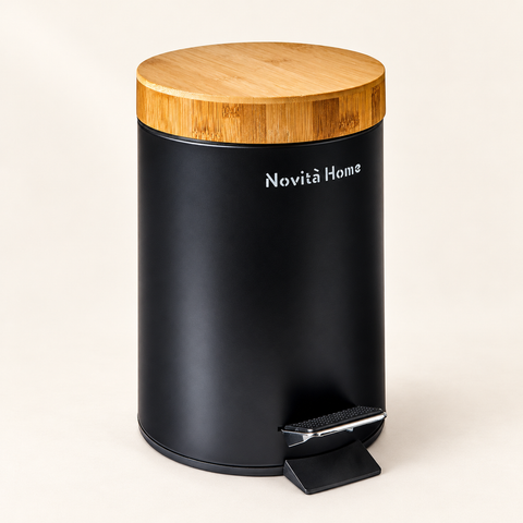 DAILY TRASH - PATTUMIERA 3 L NERA CON TAPPO IN BAMBU SOFTCLOSE - su fondo avorio con ombre morbide