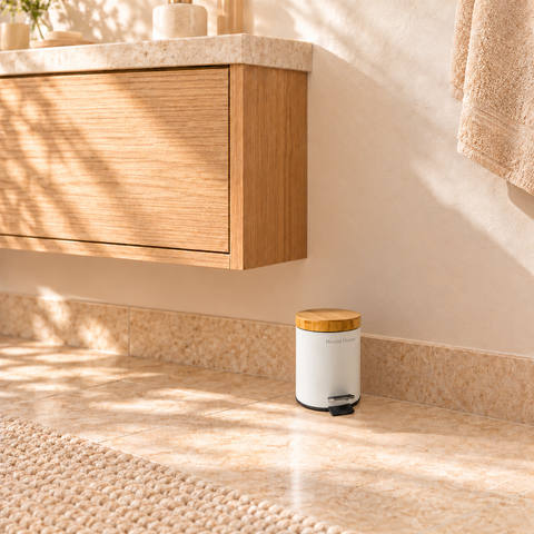 DAILY TRASH - PATTUMIERA 3 L BIANCA C/TAPPO IN BAMBU SOFTCLOSE - ambientazione