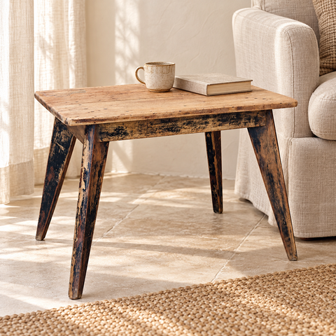 TAVOLINO TEAK ORIGINALE – ambientazione con proporzioni reali