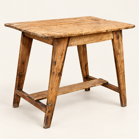 TAVOLINO TEAK – sfondo avorio caldo