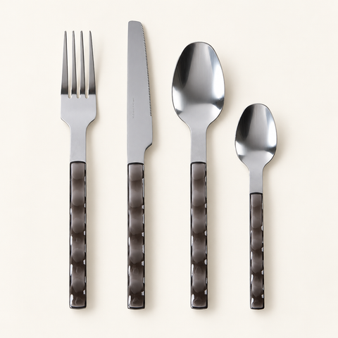 SIBILLA - POSATE SET 1/16 MANICO GRIGIO - su fondo avorio con ombre morbide
