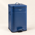 DAILY TRASH - PATTUMIERA BLUE FUSION SQUADRATA 20L SOFTCLOSE - su fondo avorio con ombre morbide