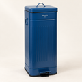 DAILY TRASH - PATTUMIERA BLUE FUSION SQUADRATA 30L SOFTCLOSE - su fondo avorio con ombre morbide