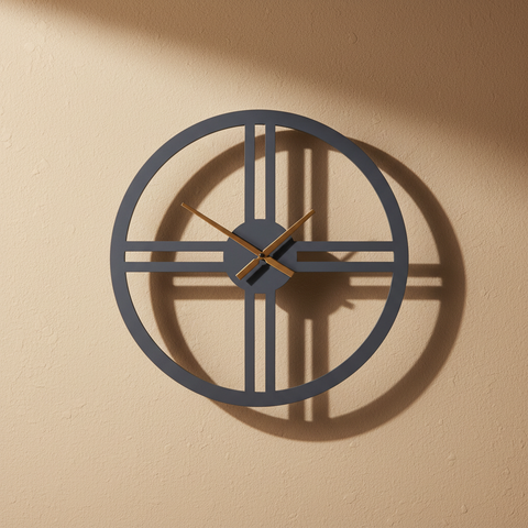 Orologio da parete open-frame con ombre su sfondo caldo