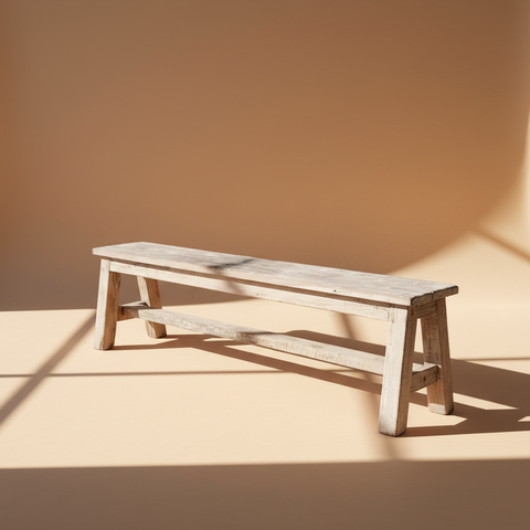 Panca legno recuperato sbiancato sfondo neutro