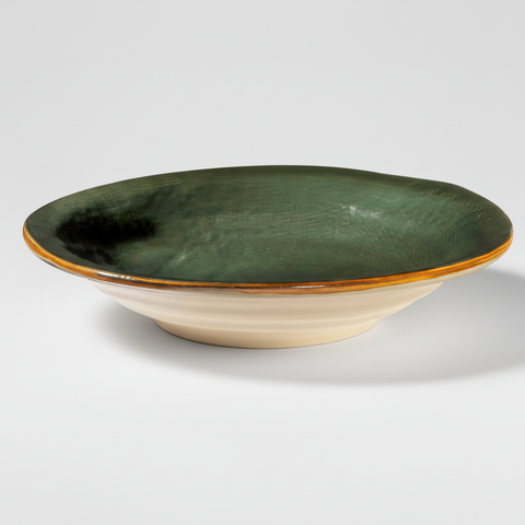 Piatto verde ambientato