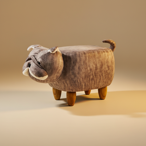 Pouf bulldog grigio-marrone distressed - sfondo beige sabbia, luce dorata laterale