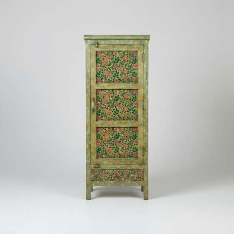 Prodotto vista frontale su sfondo neutro