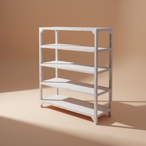 Scaffale bianco sfondo beige