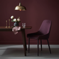 Sedia bordeaux ambientata