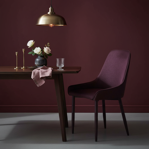 Sedia bordeaux ambientata