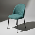 Sedia bouclé teal - sfondo grigio neutro