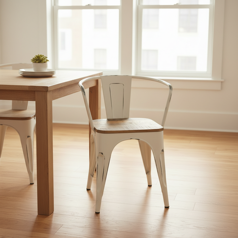 Sedia con braccioli formato quadrato