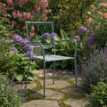 Sedia da giardino in ambiente naturale