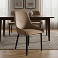 Sedia in velluto beige ambientata texture