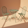 Set bistrot verde su sfondo beige